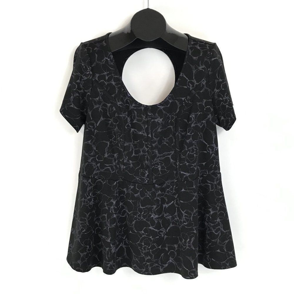 Torrid Peplum Floral Keyhole Top Women's Plus Size 2/2X Scoop Neck Stretch Knit